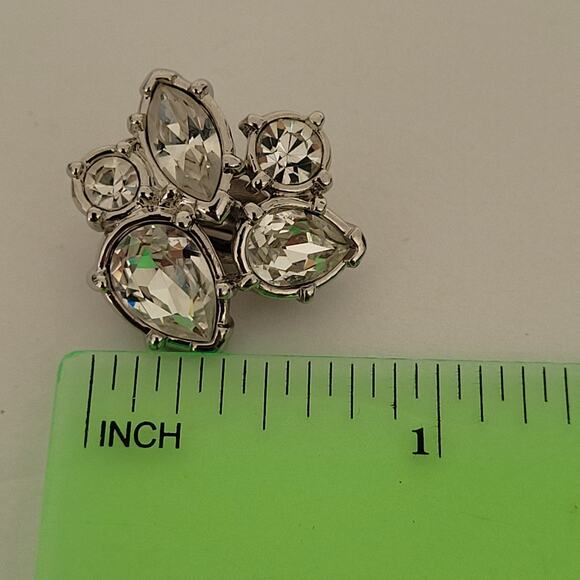 Swarovski Silver Tone Crystal Clear Cluster Button Clip On Earrings - Picture 6 of 6